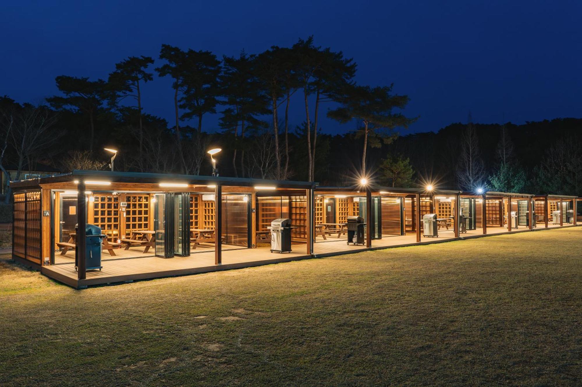 The Suites Hotel Namwon מראה חיצוני תמונה